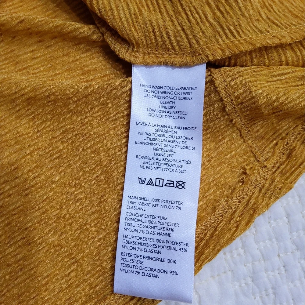 Anthropologie Gold Textured Button Down Blouse Size M
